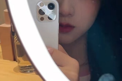 科大讯飞员工1500万中奖传闻引热议荣耀字节谈手机合作小红书跨境电商新动向！